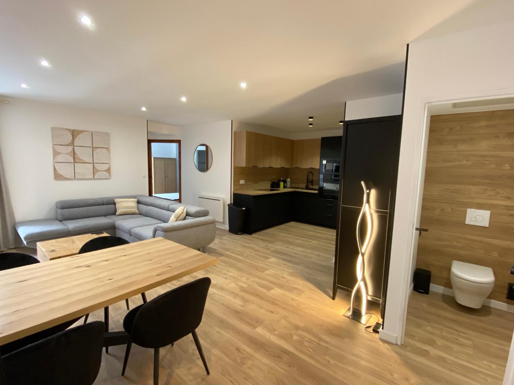 شقة Madonna Elegance, Proche Sanctuaire, 95M2 لورد المظهر الخارجي الصورة