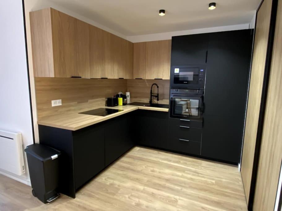 شقة Madonna Elegance, Proche Sanctuaire, 95M2 لورد المظهر الخارجي الصورة