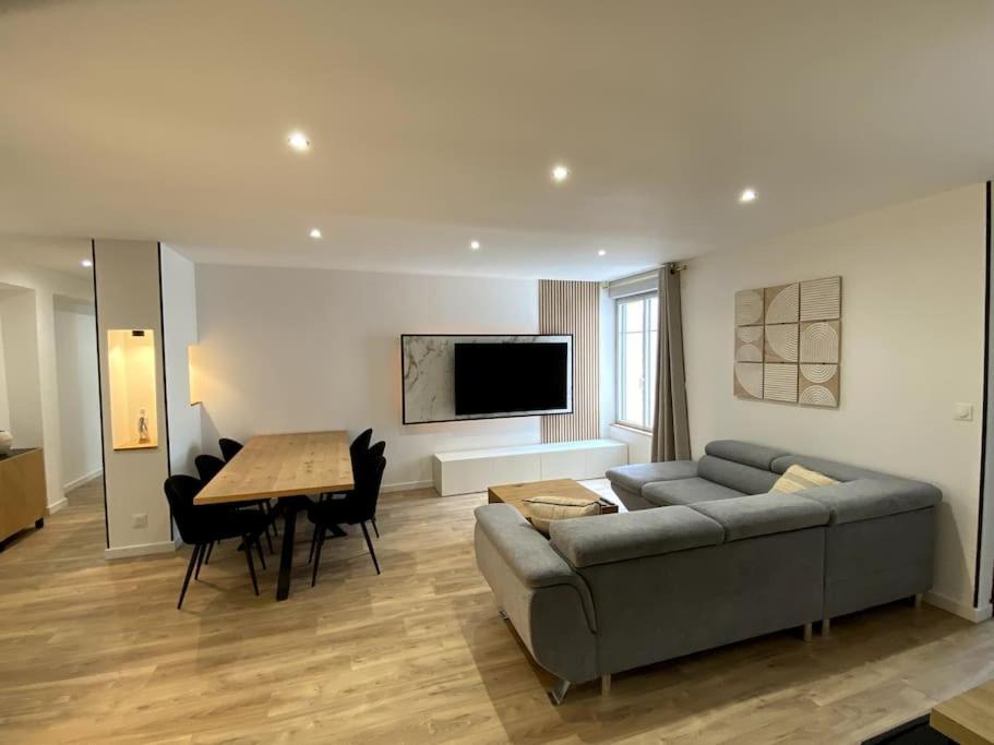 شقة Madonna Elegance, Proche Sanctuaire, 95M2 لورد المظهر الخارجي الصورة